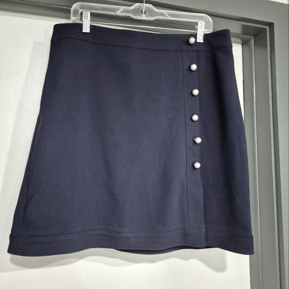 EUC Ann Taylor Factory Pearl Detail Skirt